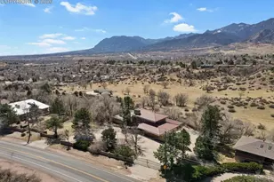 2240 Mesa Rd, Colorado Springs, CO 80904 - Photo 42