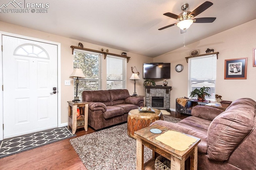 7665 Grosbeak Pt, Colorado Springs, CO 80922-2738