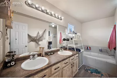 689 N McCulloch Boulevard, Pueblo, CO 81007 - Photo 24