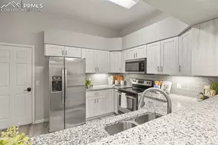 6868 Los Reyes Cir, Colorado Springs, CO 80918 - Photo 14