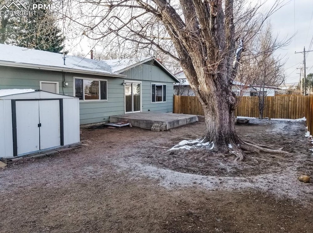 1014 Fosdick Dr, Colorado Springs CO  80909-6978 exterior