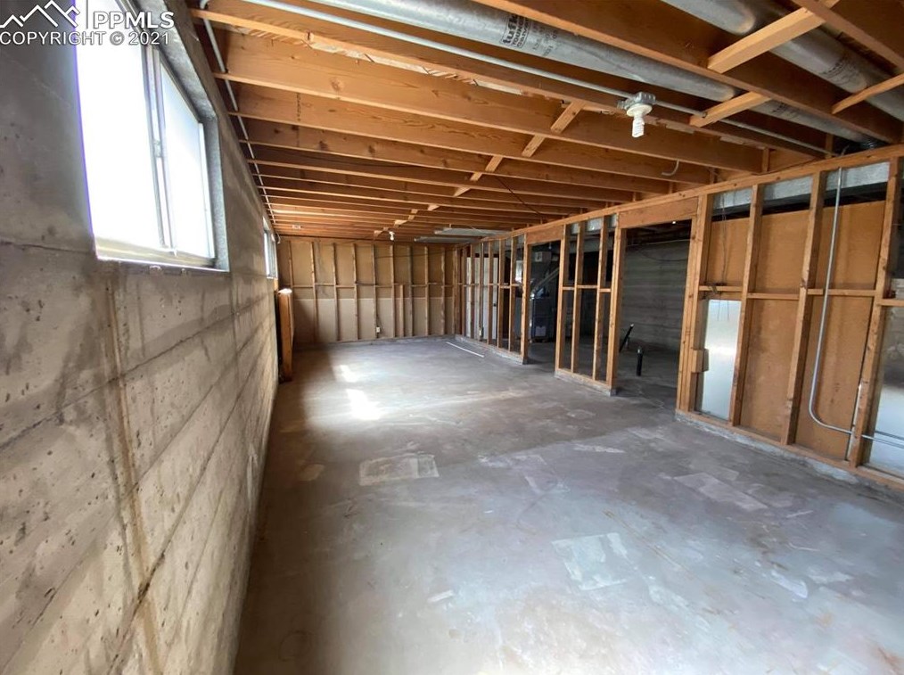 1014 Fosdick Dr, Colorado Springs CO  80909-6978 exterior