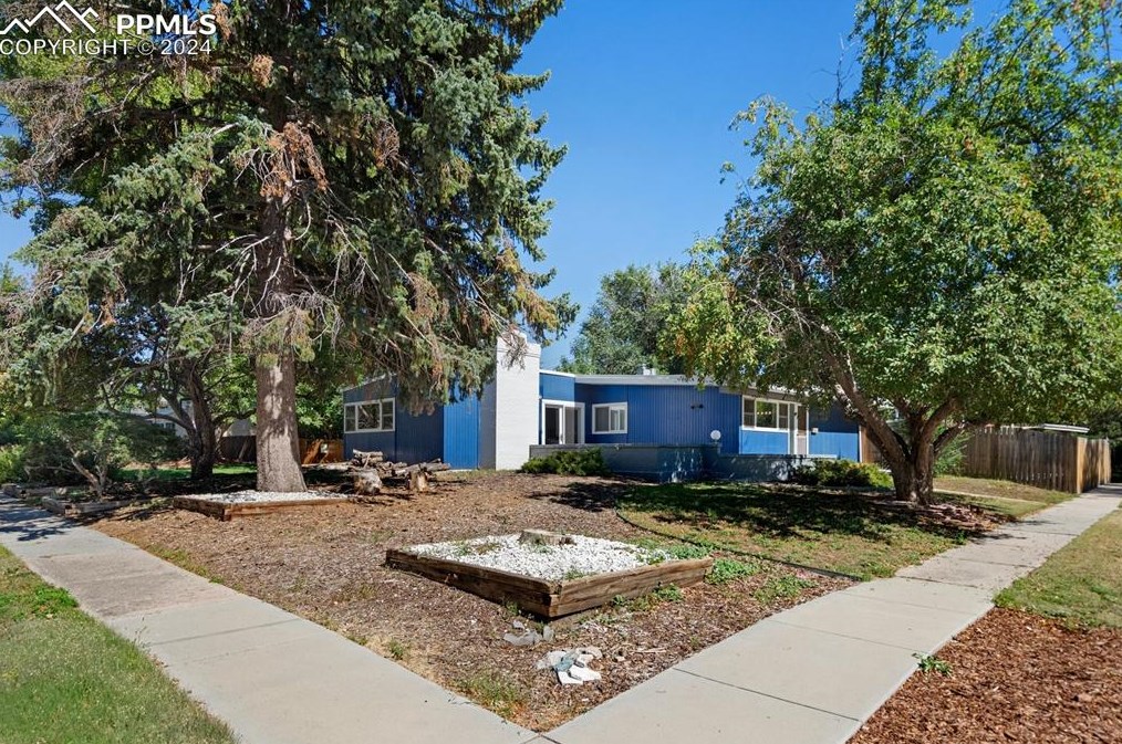 2803 Illinois Ave, Colorado Springs, CO 80907-6434