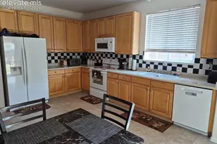 7258 Bonnie Brae Ln, Colorado Springs, CO 80922 - Photo 6