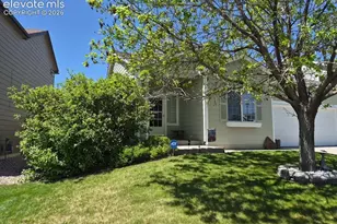 7258 Bonnie Brae Ln, Colorado Springs, CO 80922 - Photo 2
