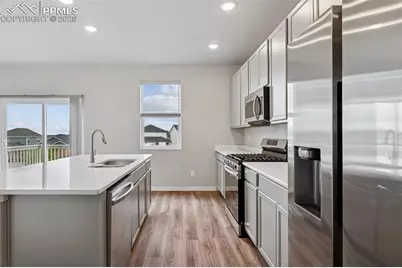 5168 Roundhouse Drive, Colorado Springs, CO 80925 - Photo 8