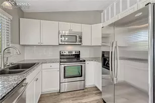 6030 Barnacle Ct, Colorado Springs, CO 80918 - Photo 14