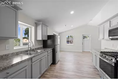 2027 E 14th Street, Pueblo, CO 81001 - Photo 4