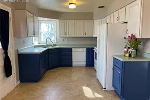 615 Echo Ln, Colorado Springs, CO 80904 - Photo 4