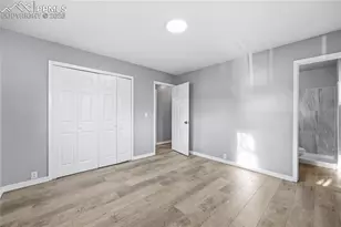 1014 Fosdick Dr, Colorado Springs, CO 80909 - Photo 4