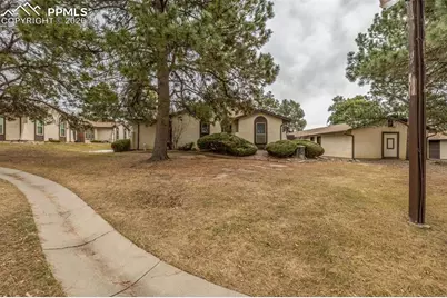 406 Valley Hi Circle #B, Colorado Springs, CO 80910 - Photo 4