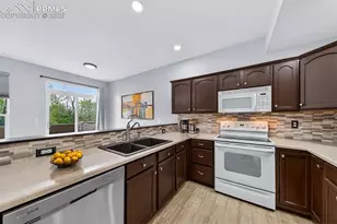 2731 Avalanche Heights, Colorado Springs, CO 80918 - Photo 4