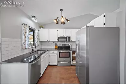 2650 Fredricksburg Drive, Colorado Springs, CO 80922 - Photo 8