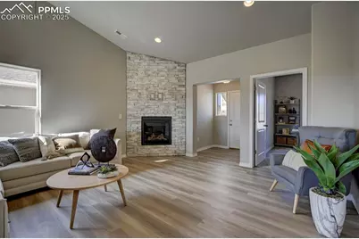 5181 Devers Court, Colorado Springs, CO 80925 - Photo 4