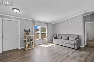 2519 E 10th St, Pueblo, CO 81001 - Photo 4