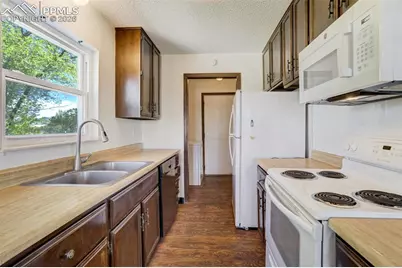 11045 Peaceful Valley Road, Colorado Springs, CO 80925 - Photo 12