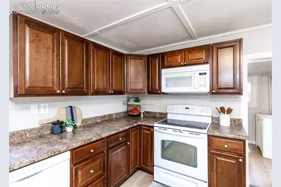 411 E Iowa Avenue, Fountain, CO 80817 - Photo 20