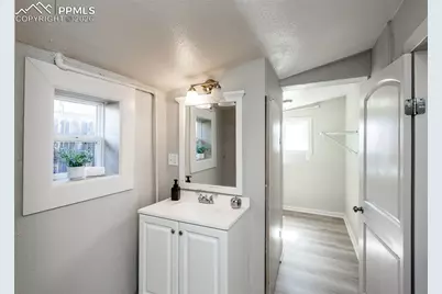 411 E Iowa Avenue, Fountain, CO 80817 - Photo 32
