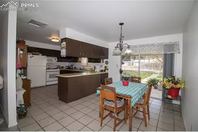 327 W Circle Drive, Canon City, CO 81212 - Photo 6