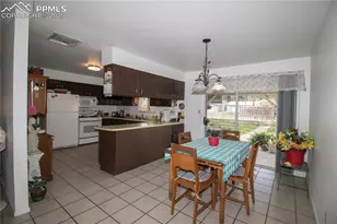 327 W Circle Dr, Canon City, CO 81212 - Photo 6