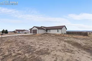 1267 N Ginger Ln, Pueblo, CO 81007 - Photo 2