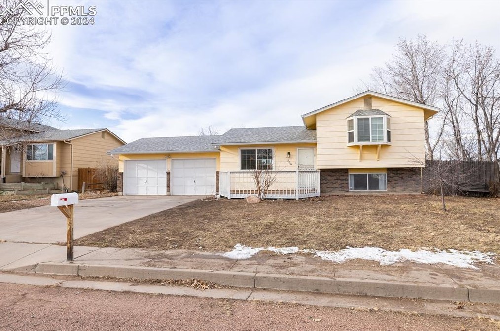 7530 Dove Creek Cir, Colorado Springs, CO 80911-9345