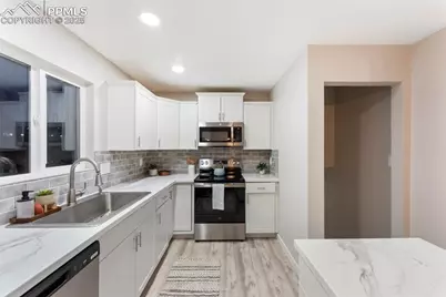 2622 Gomer Avenue, Colorado Springs, CO 80910 - Photo 10