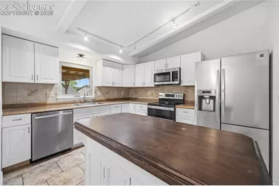 912 Amsterdam Drive, Colorado Springs, CO 80907 - Photo 2