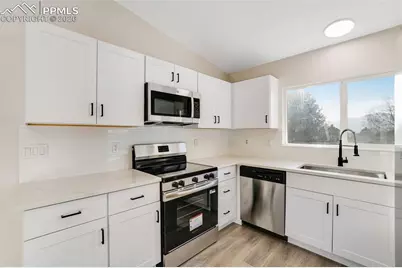 3865 Chinawood Court, Colorado Springs, CO 80918 - Photo 6