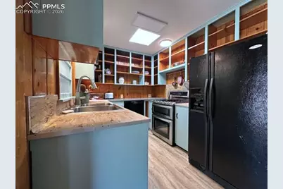 1102 Iowa Avenue, Colorado Springs, CO 80909 - Photo 12