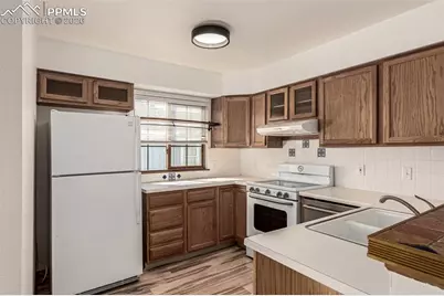 2570 Hatch Circle, Colorado Springs, CO 80918 - Photo 10