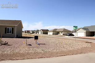 571 N Campbell Dr, Pueblo West, CO 81007 - Photo 26