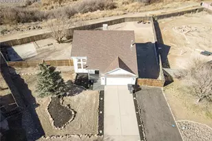 473 S Hook Ct, Pueblo, CO 81007 - Photo 6