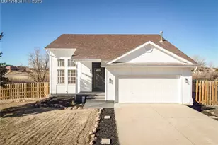 473 S Hook Ct, Pueblo, CO 81007 - Photo 2