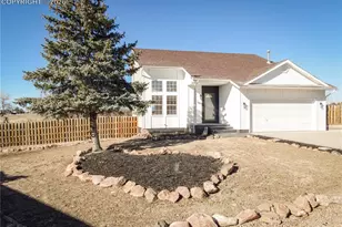473 S Hook Ct, Pueblo, CO 81007 - Photo 2