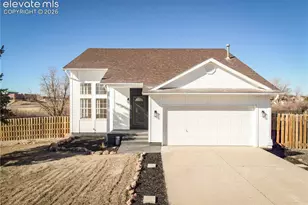 473 S Hook Ct, Pueblo, CO 81007 - Photo 2