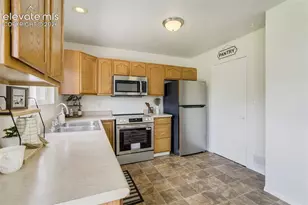 3743 Pronghorn Ln, Pueblo, CO 81005 - Photo 8