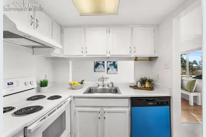 4742 Villa Circle #B, Colorado Springs, CO 80918 - Photo 10