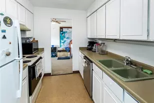 411 Lakewood Cir, Colorado Springs, CO 80910 - Photo 14