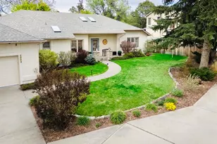 2693 Fairway Dr, Colorado Springs, CO 80909 - Photo 2