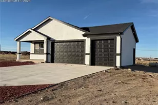 981 E Waverly Dr, Pueblo West, CO 81007 - Photo 2