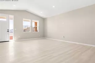 981 E Waverly Dr, Pueblo West, CO 81007 - Photo 6