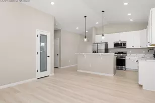 981 E Waverly Dr, Pueblo West, CO 81007 - Photo 10