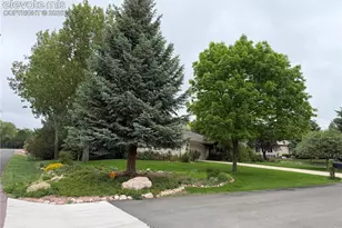 3020 Rockbrook Ln, Colorado Springs, CO 80904 - Photo 4
