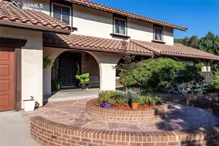 125 Sunbird Cliffs Ln, Colorado Springs, CO 80919 - Photo 2