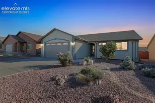 2326 Cliffmoor Ln, Pueblo, CO 81008 - Photo 2