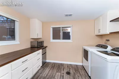 921 Valley Road, Colorado Springs, CO 80904 - Photo 16
