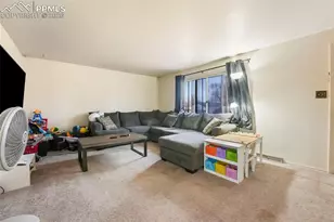 155 S Brentwood Dr, Colorado Springs, CO 80910 - Photo 4