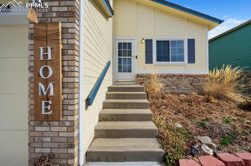 5817 Dutchess Dr, Colorado Springs, CO 80923-7619