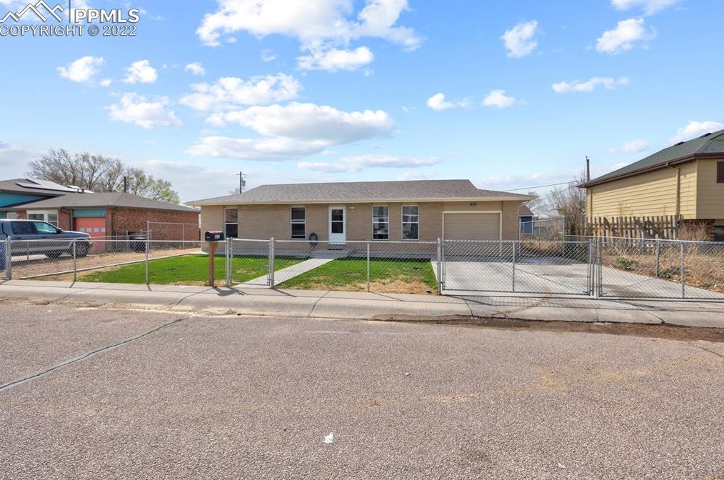 403 Arms Ln, Fountain, CO 80817-2008